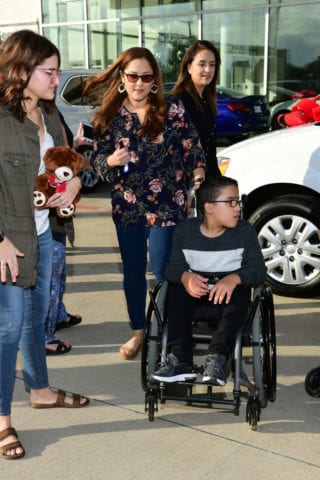 106_HouChildrensCharityBMW_DOrtizPhoto_113018
